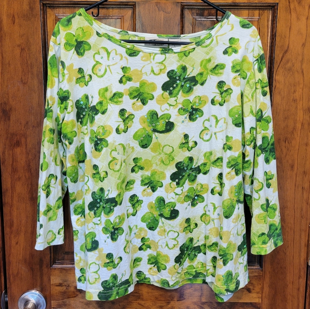 Lucky Shamrock 3/4 Sleeve Top EUC Large